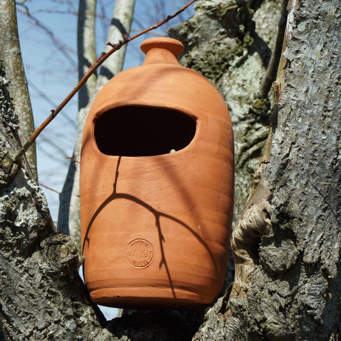 Nichoirs Artisanaux en Poterie | Abri Décoratif et Écologique pour Oiseaux