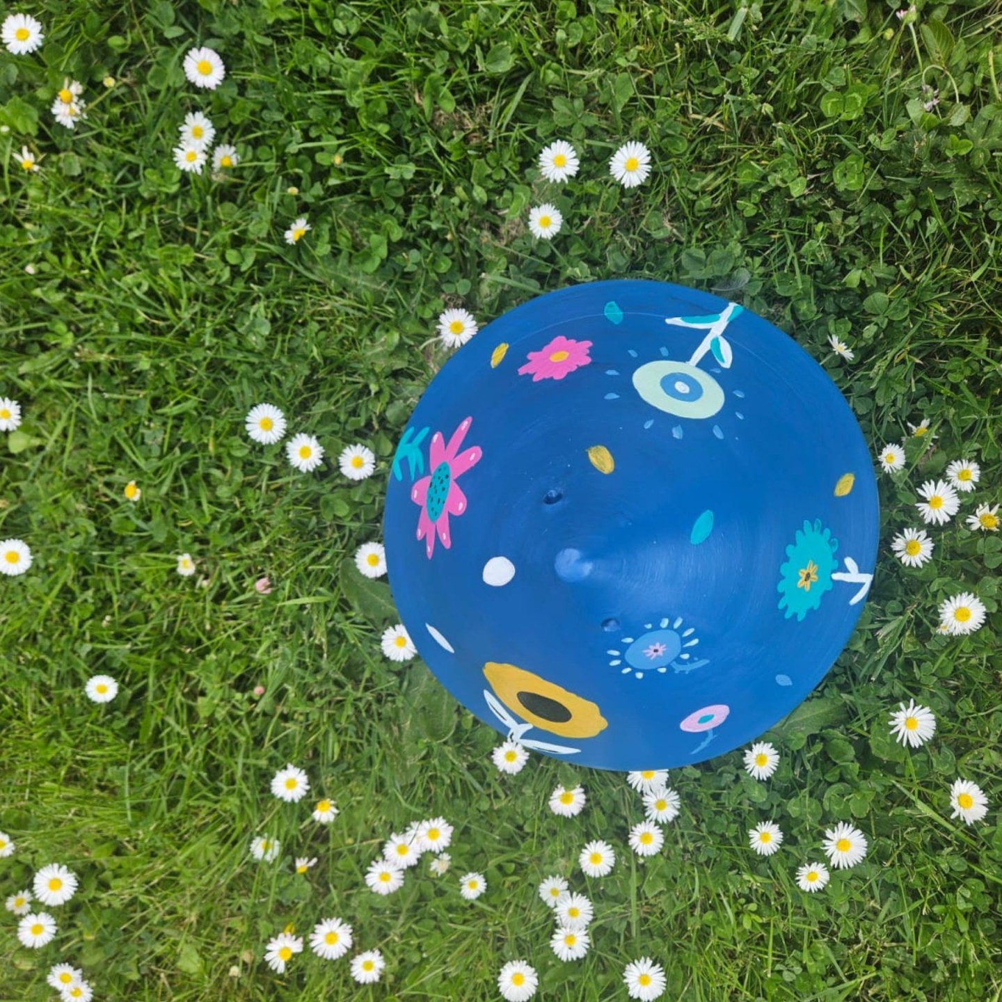 Mangeoire artisanale pour oiseaux en poterie