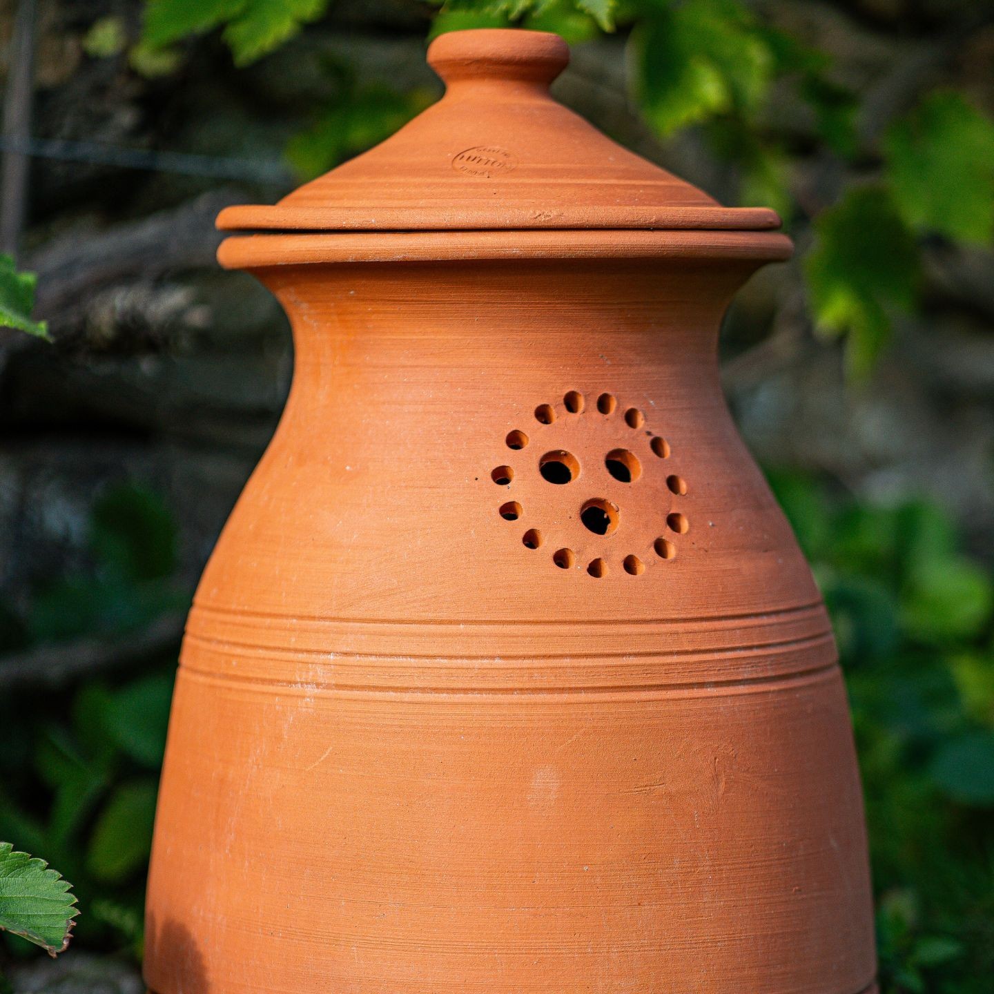 Composteur de Jardin en Poterie – Écologique, Élégant et Pratique pour Votre Potager