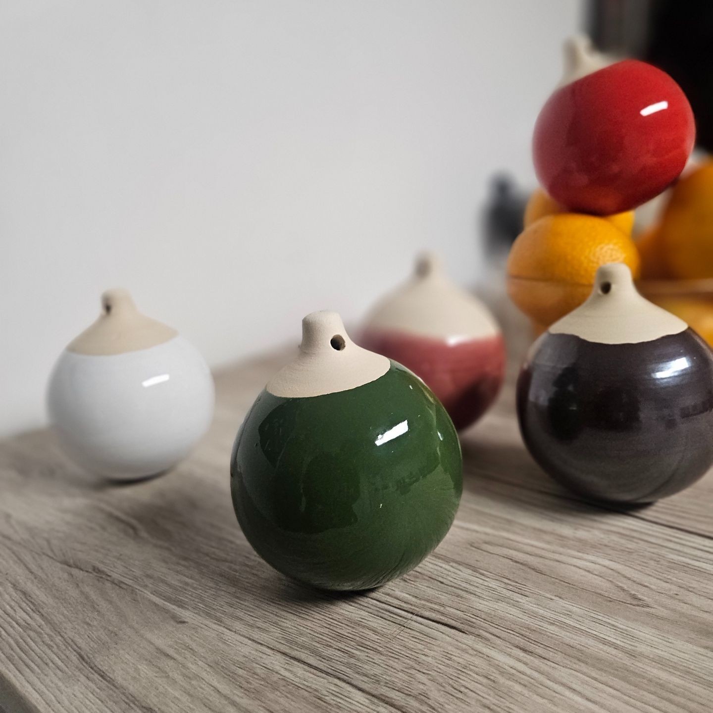 Boule de Noël en céramique émaillée – Fait main en France