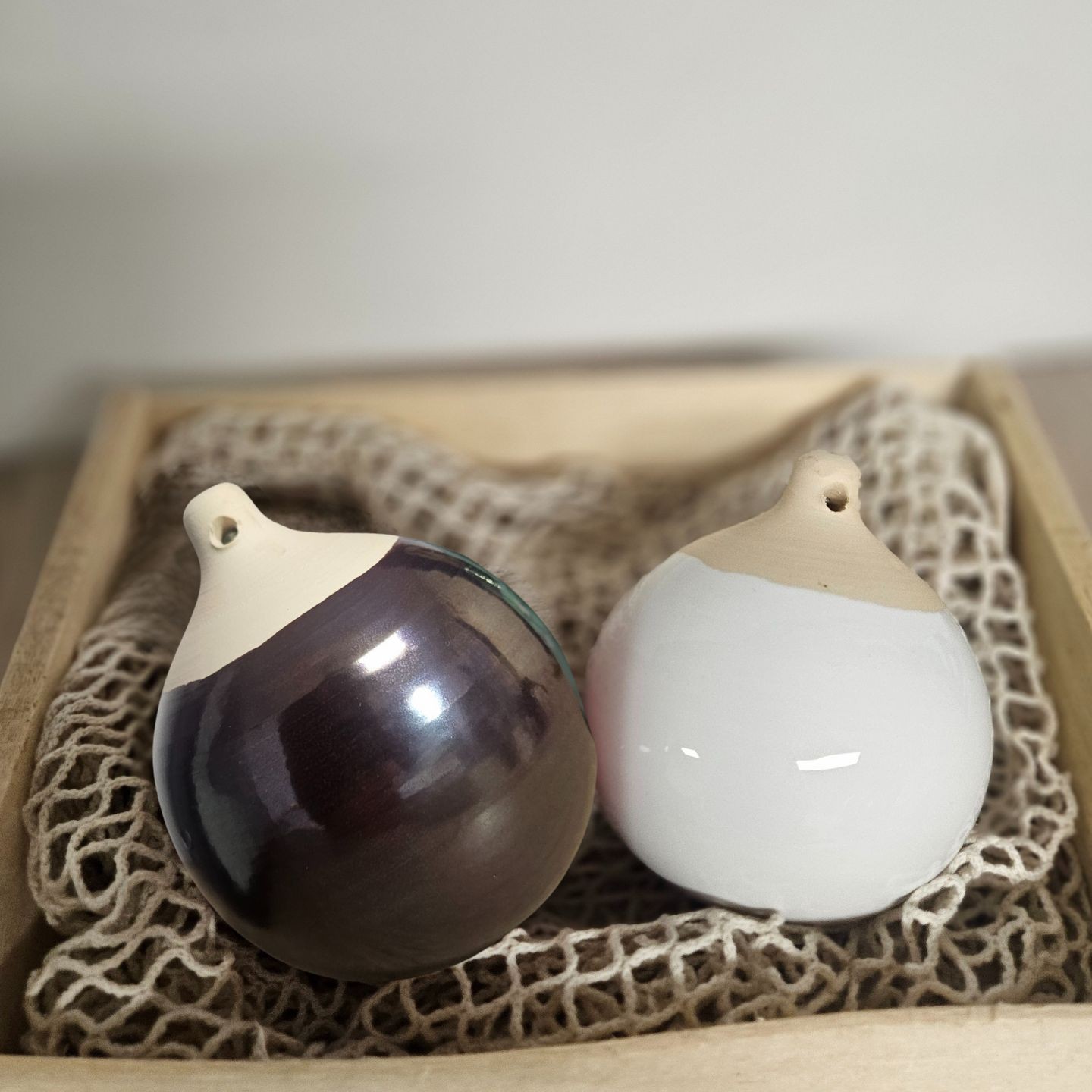 Boule de Noël en céramique émaillée – Fait main en France