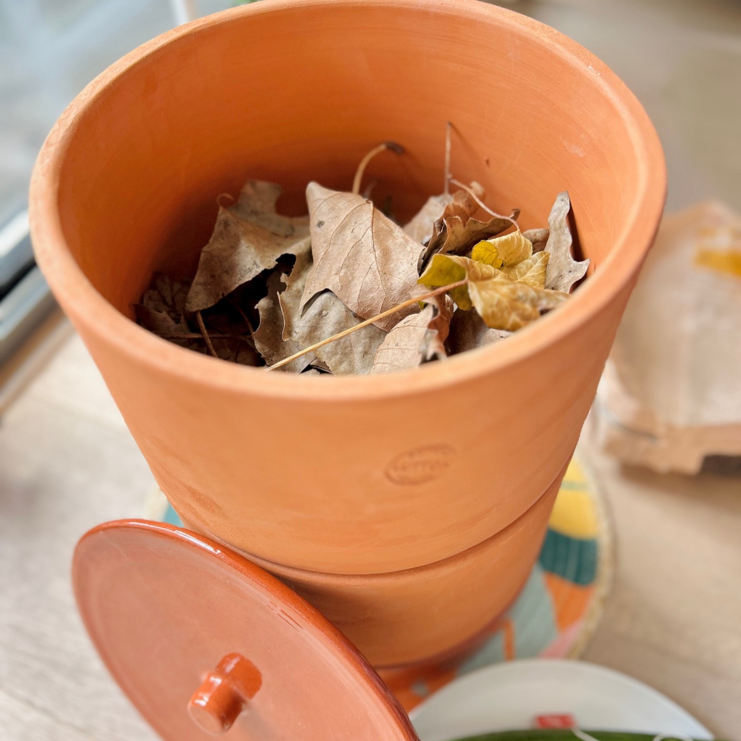 Composteur de Cuisine Lutton en Poterie – Compostage Écologique et Pratique